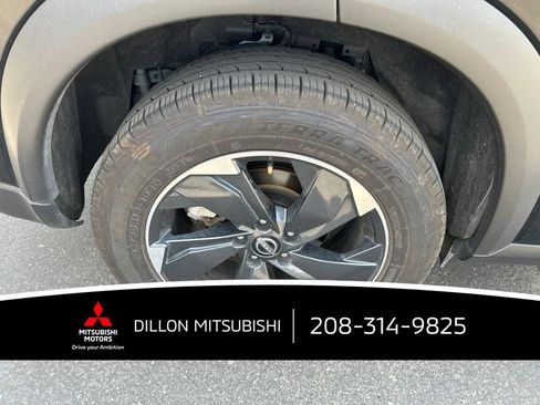 Used 2025 Nissan Rogue SV AWD/4WD image 27