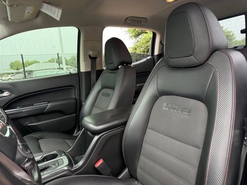 Used 2017 GMC Canyon SLE w/ All Terrain Package AWD/4WD image 11