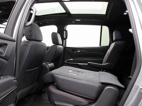 Certified 2024 Chevrolet Traverse RS w/ LPO, Floor Liner Package image 13