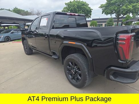 Used 2025 GMC Sierra 2500 AT4 w/ AT4 Premium Plus Package AWD/4WD image 3