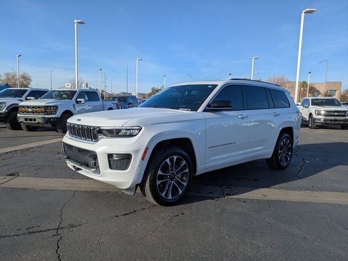 Used 2022 Jeep Grand Cherokee L Overland w/ Advanced Protech Group III image 8