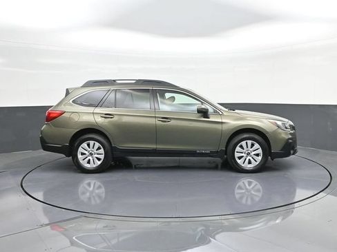 Used 2018 Subaru Outback 2.5i Premium AWD/4WD image 26