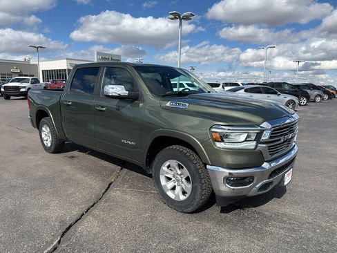 Used 2021 RAM 1500 Laramie AWD/4WD image 3