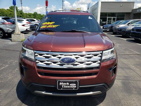 Used 2018 Ford Explorer XLT w/ Equipment Group 201A AWD/4WD image 2