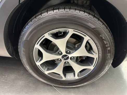 Used 2022 Kia Telluride EX image 40