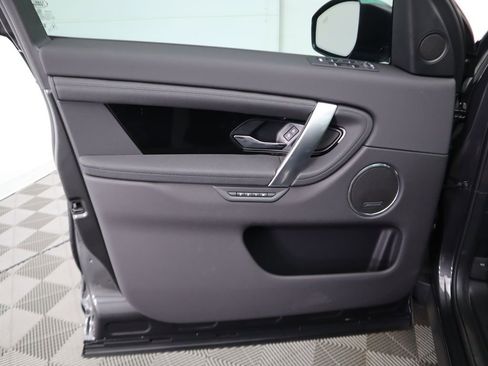 Used 2025 Land Rover Discovery Sport S image 26