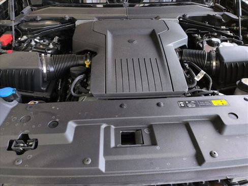 New 2026 Land Rover Defender 110 OCTA image 17