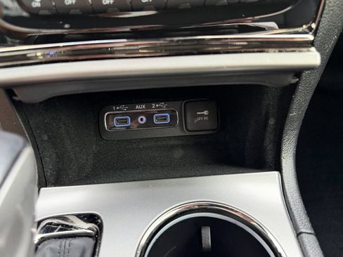 Used 2021 Jeep Grand Cherokee High Altitude RWD image 24
