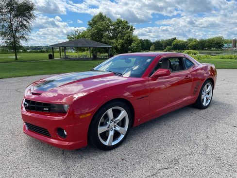 Used 2010 Chevrolet Camaro SS w/ LPO, Ground Effects Package RWD image 64