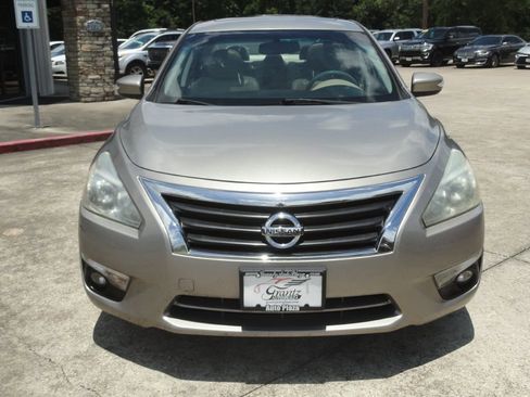 Used 2015 Nissan Altima 2.5 SL w/ Technology Package FWD image 2