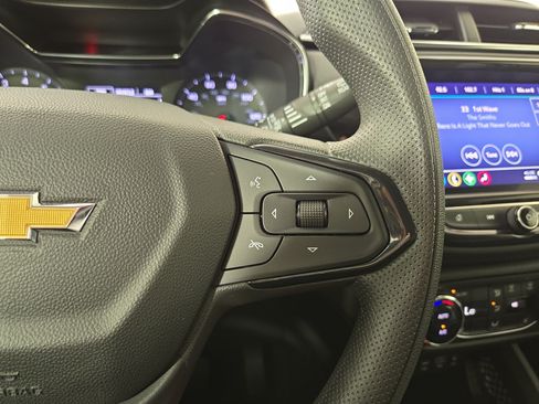 Used 2023 Chevrolet TrailBlazer LT w/ Convenience Package AWD/4WD image 16