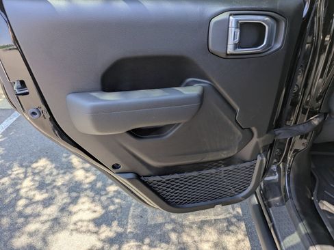 Used 2024 Jeep Gladiator Sport AWD/4WD image 22