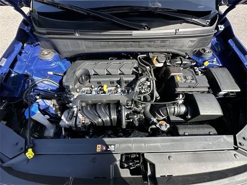 Used 2024 Hyundai Venue Limited image 28