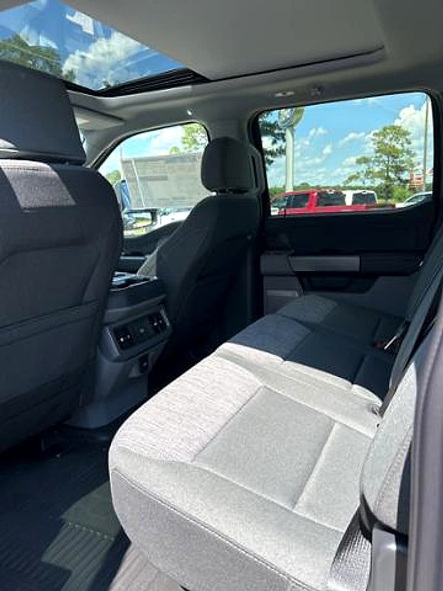 New 2025 Ford F250 XLT w/ Black Appearance Package AWD/4WD image 20