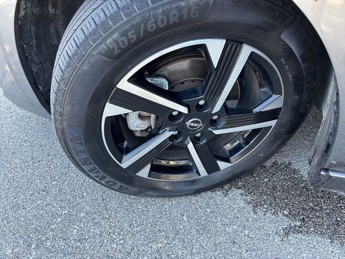 Used 2024 Nissan Sentra SV FWD image 37