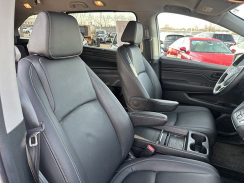 Certified 2024 Honda Odyssey EX-L image 13