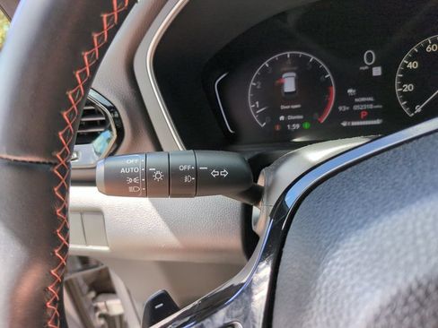 Used 2025 Honda Pilot Sport image 36