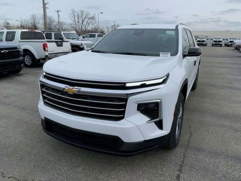 New 2026 Chevrolet Traverse LT w/ LPO, Floor Liner Package image 5