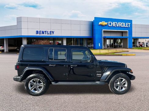 Used 2022 Jeep Wrangler Unlimited Sahara image 7