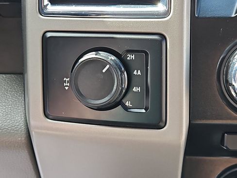 Used 2015 Ford F150 Lariat w/ Equipment Group 501A Mid AWD/4WD image 16