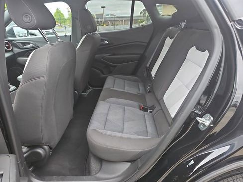 Used 2024 Chevrolet Trax RS FWD image 24