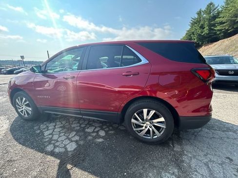 Used 2024 Chevrolet Equinox LT AWD/4WD image 3