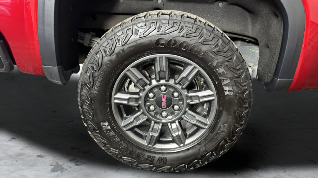 Used 2025 GMC Sierra 1500 AT4X AWD/4WD image 42
