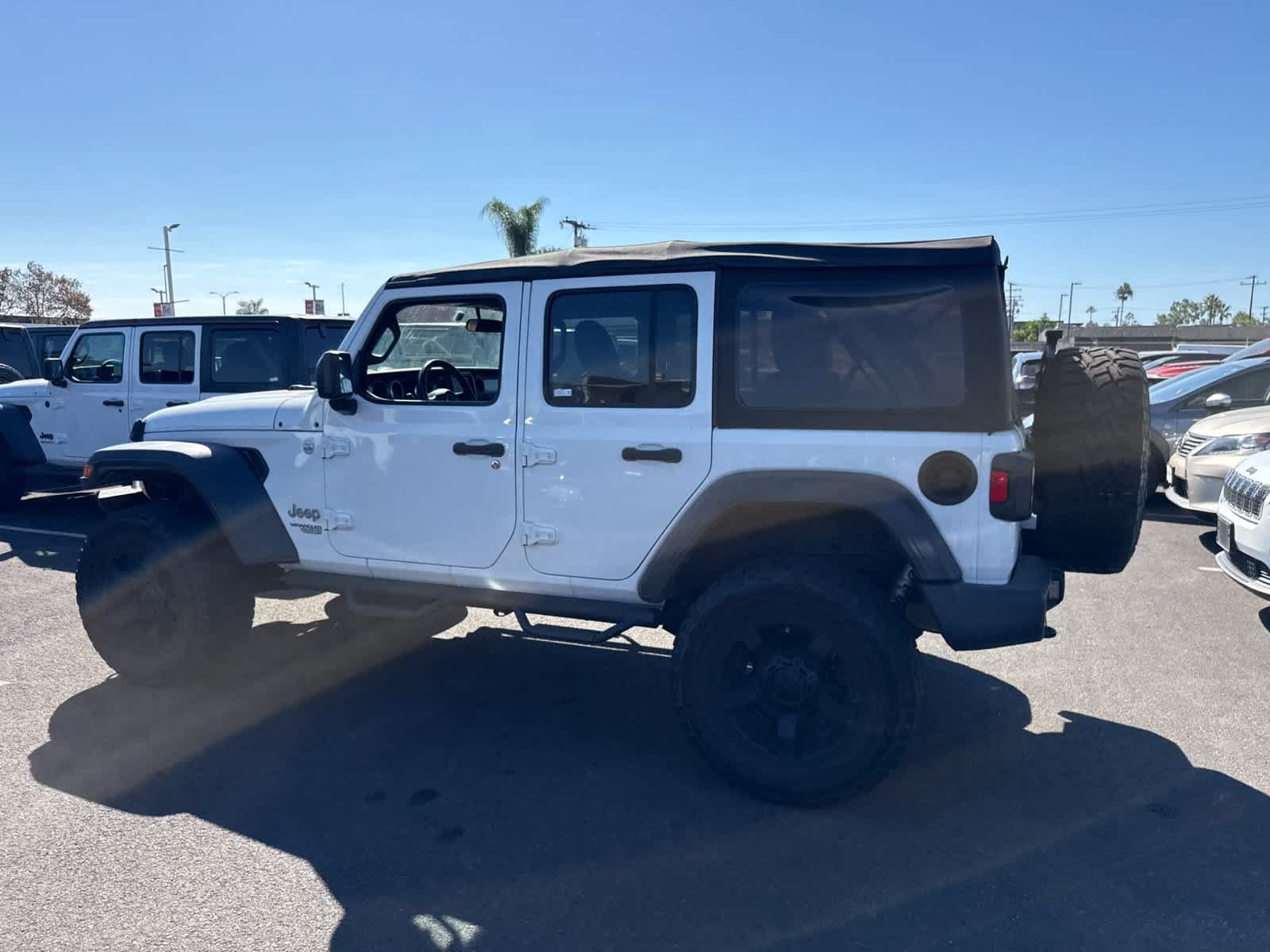 Used 2018 Jeep Wrangler Unlimited Sport S AWD/4WD image 11