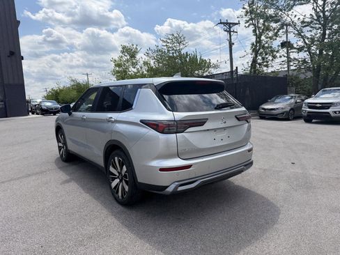 Used 2025 Mitsubishi Outlander SE FWD image 5