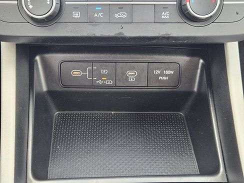 Used 2025 Hyundai Tucson SE FWD image 19
