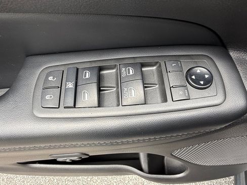 Used 2021 Jeep Grand Cherokee Limited w/ Trailer Tow Group IV AWD/4WD image 12