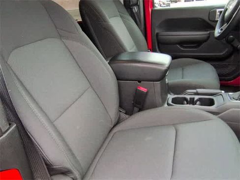 Used 2022 Jeep Wrangler Sport image 21