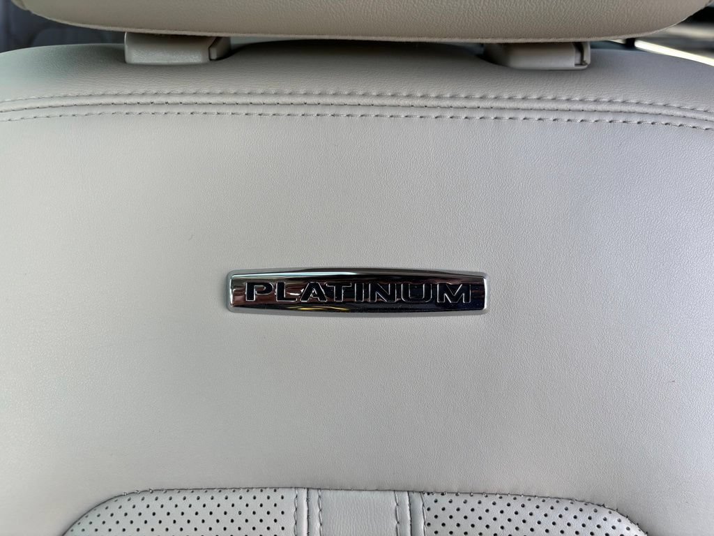 Used 2019 Ford Expedition Platinum RWD image 44
