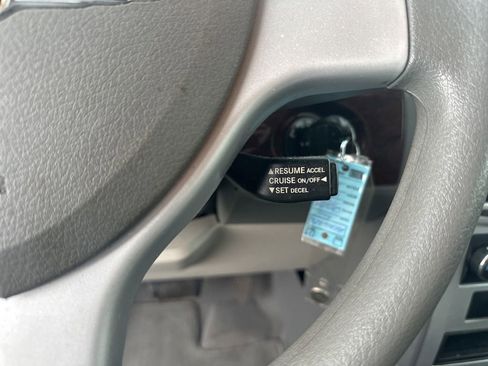 Used 2010 Chrysler Town & Country LX FWD image 22