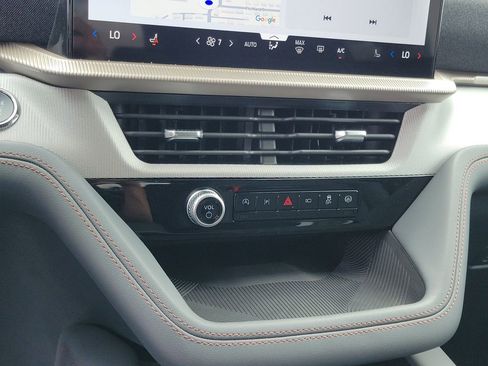 New 2026 Ford Explorer Active AWD/4WD image 28