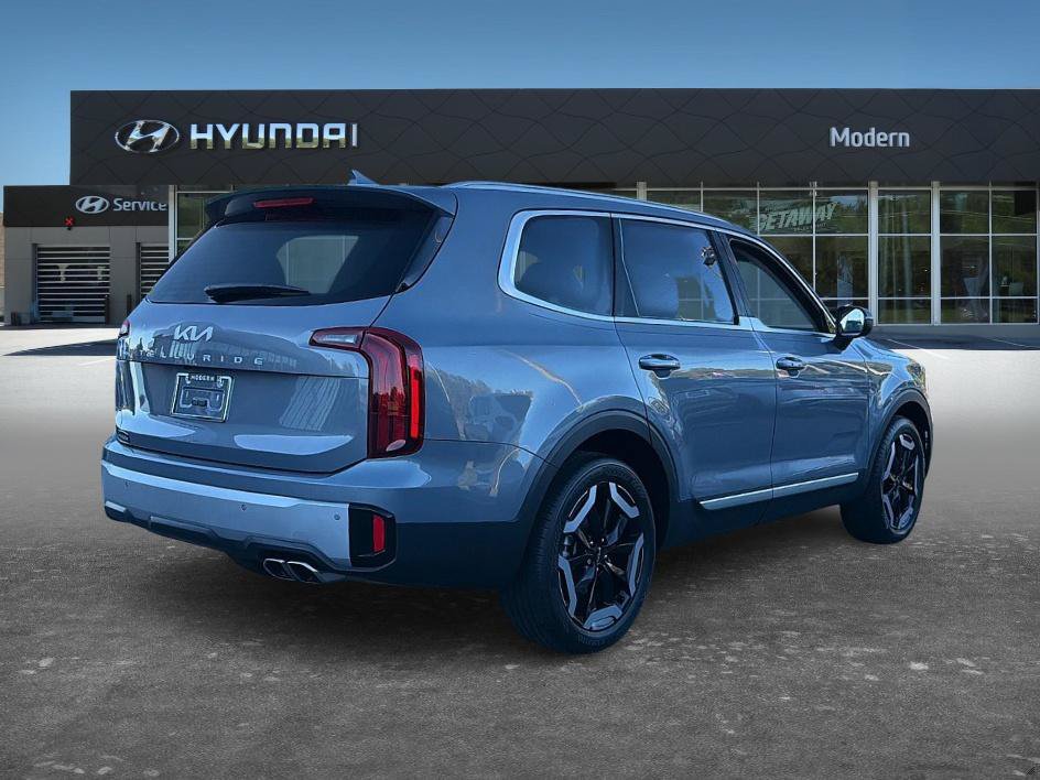 Used 2023 Kia Telluride S FWD image 4