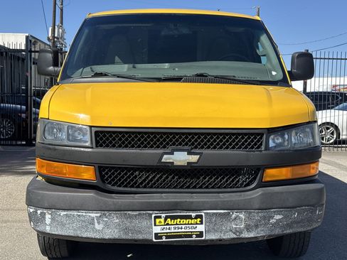 Used 2019 Chevrolet Express 2500 image 2