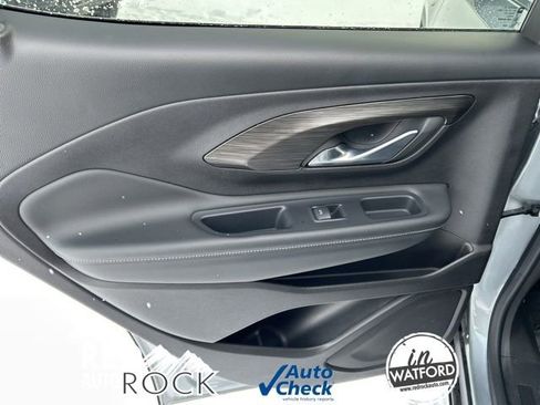 Used 2024 GMC Terrain SLT image 15