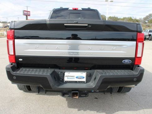 Certified 2022 Ford F450 Platinum w/ FX4 Off-Road Package image 6