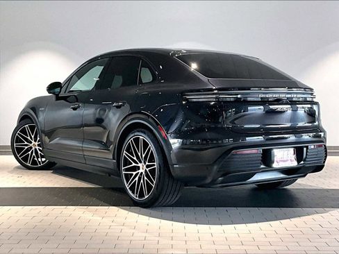 Used 2024 Porsche Macan 4 Electric image 3