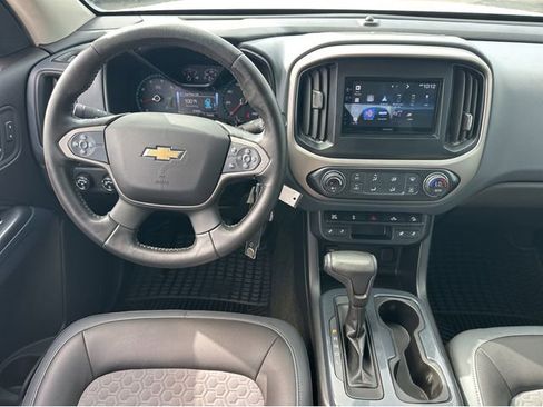 Used 2017 Chevrolet Colorado Z71 AWD/4WD image 12