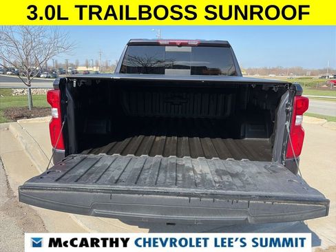 Used 2022 Chevrolet Silverado 1500 LT Trail Boss w/ LT Trail Boss Premium Package image 16