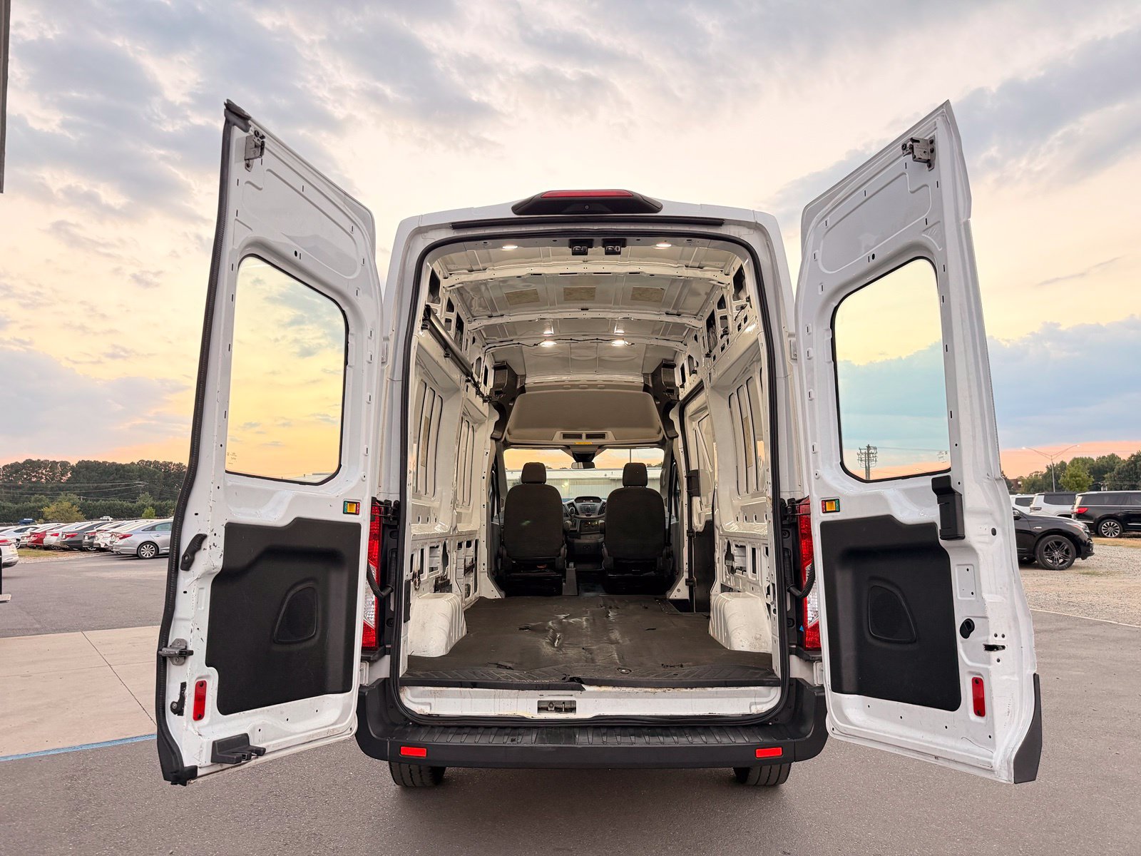 Used 2018 Ford Transit 350 148 High Roof RWD image 14