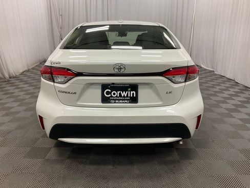 Used 2020 Toyota Corolla LE image 3