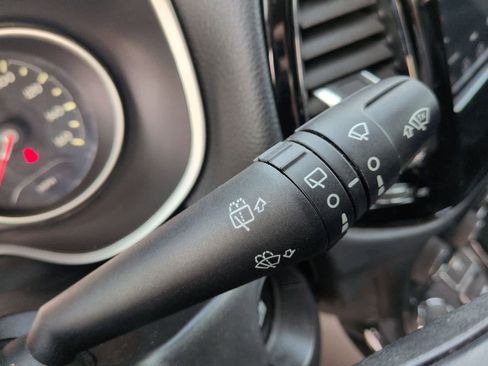 Certified 2021 Jeep Compass Latitude image 25