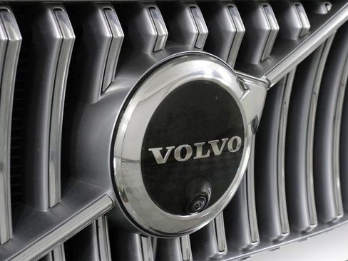 Certified 2023 Volvo XC90 T8 Ultimate w/ Protection Package Premier image 27