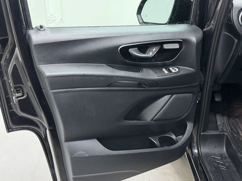 Used 2016 Mercedes-Benz Metris Passenger image 21