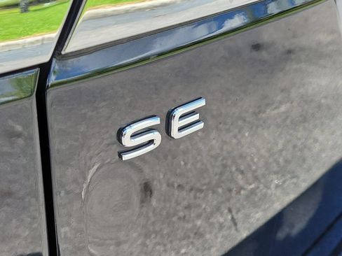 Used 2023 Volkswagen Atlas SE FWD image 5
