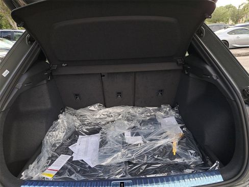 New 2025 Audi Q3 2.0T Premium image 31