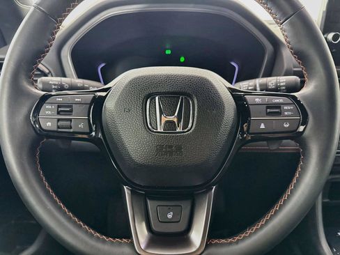 Used 2025 Honda Pilot TrailSport image 16